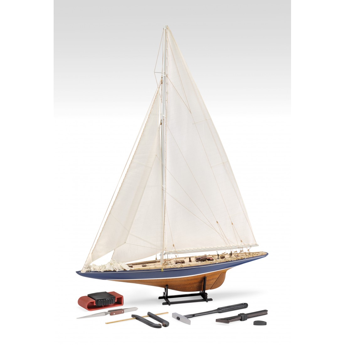 Amati Endeavour America's Cup Challenger 1:80 Scale Model Boat kit