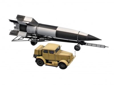 Revell SS Gigant and Transporter with V2 1:72 Scale