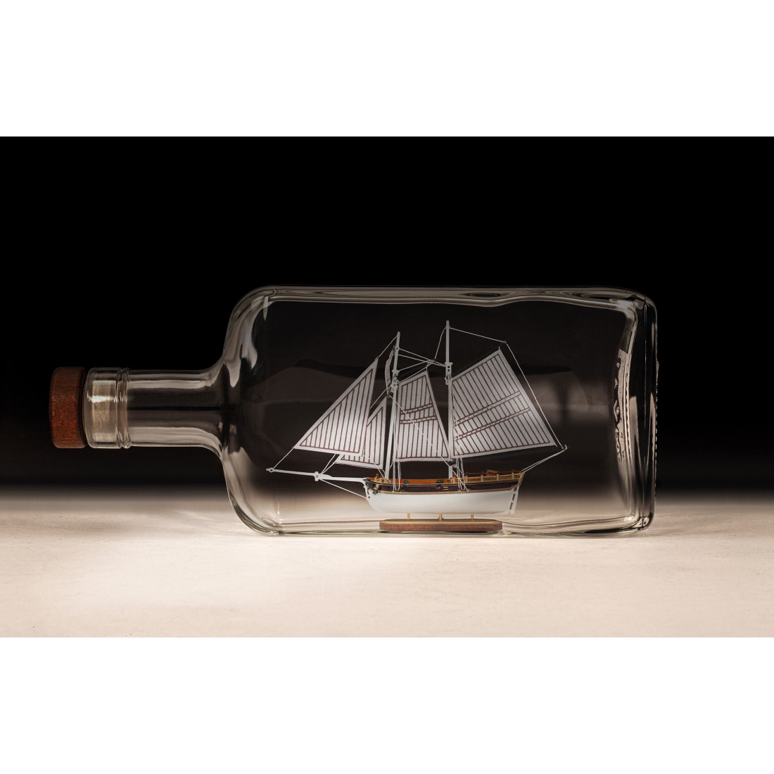 Amati Hannah U.S Schooner in a Bottle