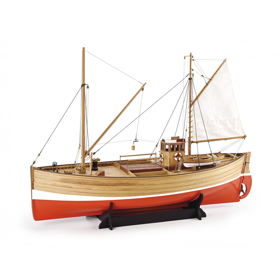 Amati Fifie Scottish Motor Fishing Vessel 1:32 Scale Model Boat Kit