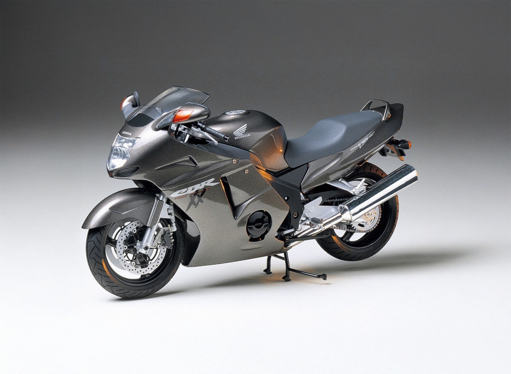 Tamiya Honda CBR1100XX Super Blackbird 1:12 Scale