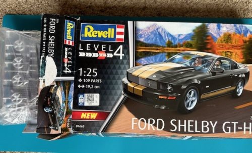 Revell Ford Shelby GT-H 2006 1:25 Scale - Damaged Box