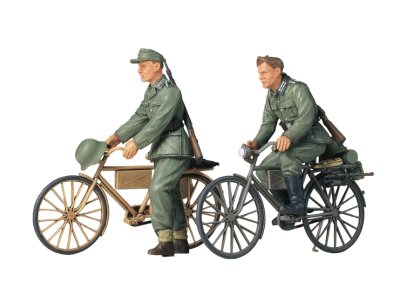 Tamiya German Soldiers with Bicycles 1:35 Scale